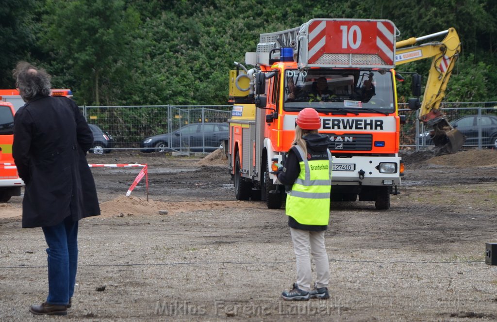 Erster Spatenstich Neues Feuerwehrzentrum Koeln Kalk Gummersbacherstr P040.JPG - Miklos Laubert